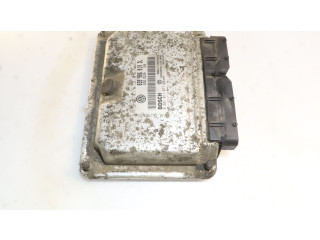 Блок управления двигателем Блок управления 0281011077 Skoda Octavia Mk1 (1U)
