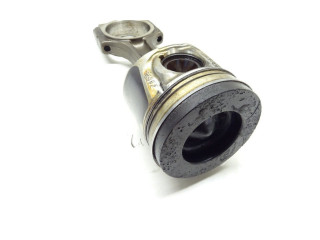  Поршень с шатуном  M9R832  Nissan X-Trail T31  