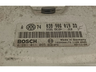 Блок управления двигателя 038906019DD Volkswagen Golf SportWagen