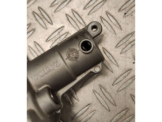 Масляный насос  D5244t15 31330979, 16804704  Volvo V60 