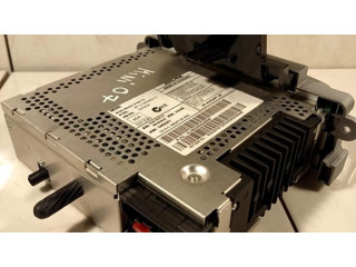 Радио/ проигрыватель CD/DVD / навигация