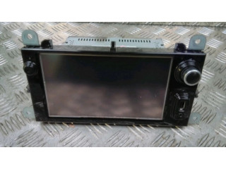 Радио/ проигрыватель CD/DVD / навигация