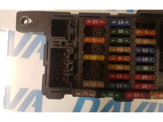 Блок предохранителей 518826003, 8678449 Volvo XC90