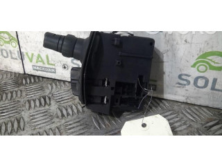 Ручка стеклоочистителей 8201590631   Renault Clio III