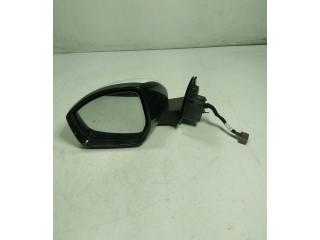 Zpětné zrcátko  Jaguar E-Pace 2018  J9C8373  