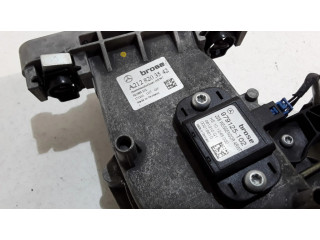 Притягиватель задней крышки