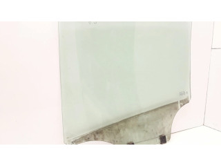 Основное стекло задних дверей