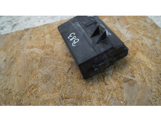 Pojistková skříňka 63564138 Nissan Navara D40 2008