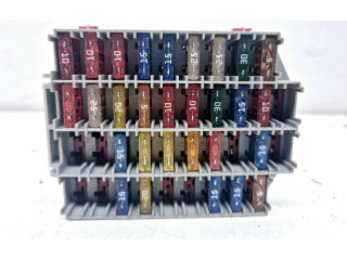 Блок предохранителей 9162439 Volvo S60