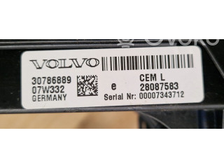 Блок предохранителей 30786889   Volvo V70    