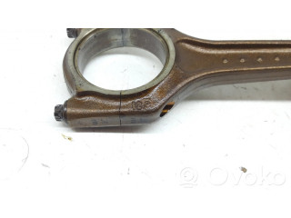 Píst BMW 1 E81 E87 pro benzínový motor 1.6