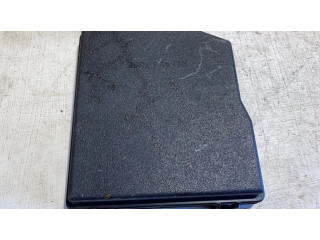 Крышка блока предохранителей 8266248540 Lexus RX 450H