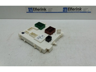 Блок предохранителей 8893103879, P8893103879 Lynk & co 01