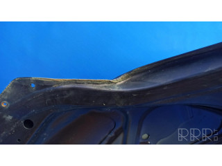 Задняя крышка (багажника)