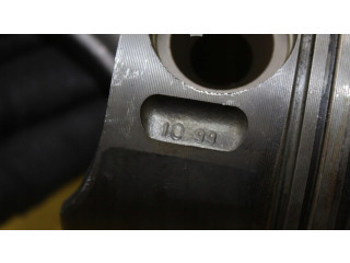 Píst    Mercedes-Benz E W210     