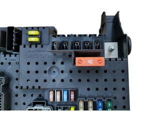 Блок предохранителей 8676391, 12217799   Volvo XC90    