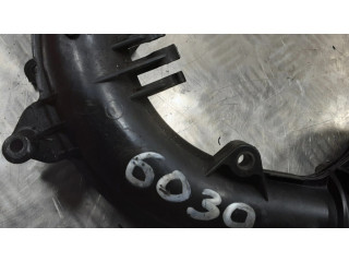 Другая деталь отсека двигателя