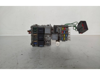 Блок предохранителей 8690698   Volvo S60    