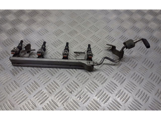 Топливная рампа    Nissan Tiida C11  