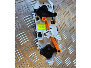 Блок управления климат-контролем E1063074 Peugeot 2008 I