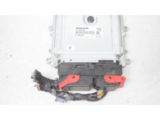 Блок управления впрыском 31336983   Volvo V70