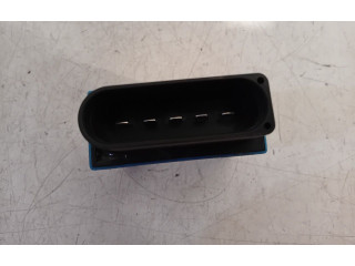 Блок управления двигателя    Audi Q3 8U