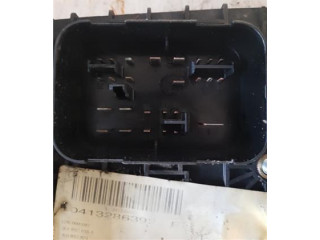   Pojistková skříňka 1K0937124H   Volkswagen Caddy 2004