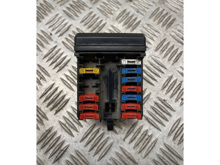 Блок предохранителей     Peugeot 406    