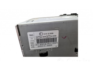 Радио/ проигрыватель CD/DVD / навигация