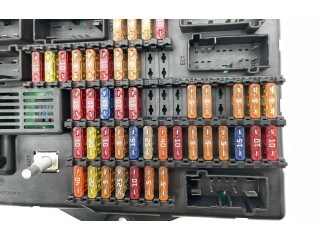 Блок предохранителей 2W9314A073CE, 2W9314A073CE Jaguar XJ X350