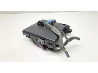 Блок предохранителей 8676391, 12217799 Volvo V70