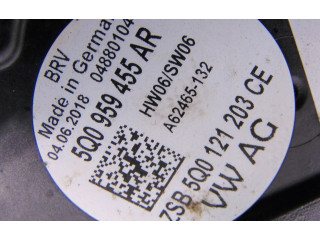 Вентилятор радиатора     5Q0959455AR    Volkswagen Golf VII 