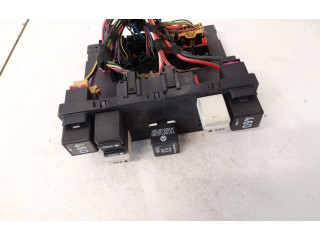 Блок предохранителей  3c0937049e   Skoda Octavia Mk2 (1Z)    