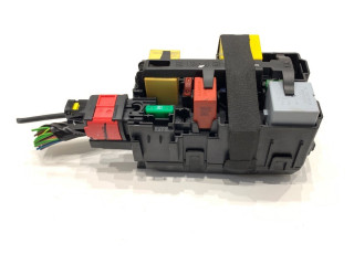 Блок предохранителей     Peugeot 2008 I    