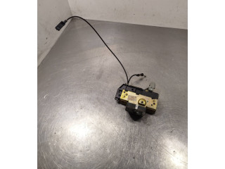 Zámek zadních dveří 30649102, 04372068 Volvo XC90 2004