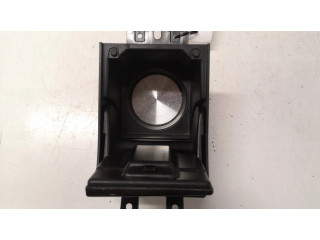 Передний держатель чашки