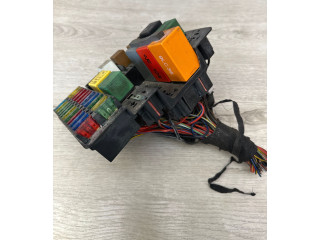 Блок предохранителей 643020   Ford Scorpio    