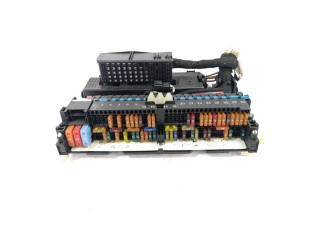 Блок предохранителей 8364542   BMW X3 E83    