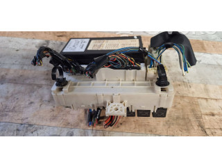 Блок предохранителей 8637A171, 5WK45103L Mitsubishi Colt