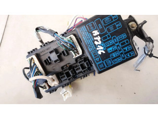 Блок предохранителей 2323006072 Mitsubishi Colt