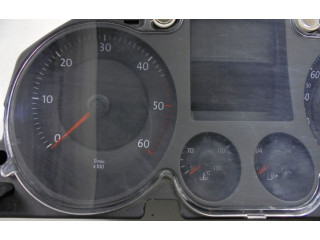 Панель приборов    Volkswagen PASSAT B6       