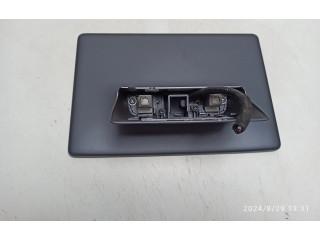 Дисплей 151677900C Tesla Model Y