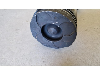 Поршень с шатуном Mitsubishi L200 для дизельного двигателя 2.5