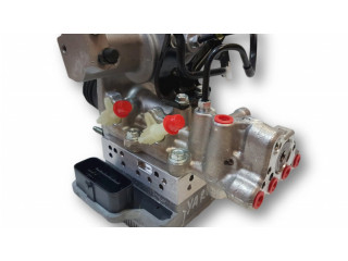 Блок АБС 4727047030, 4721052500 Toyota Yaris 2015-2019 года