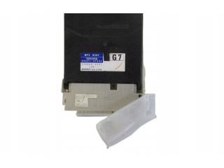 Pojistková skříňka Řídící jednotka BSM 8922147242 Toyota Prius+ (ZVW40) 2015