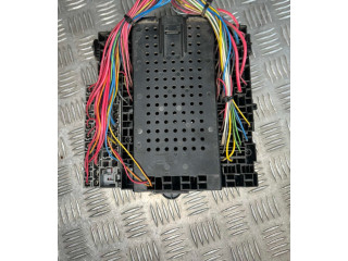 Блок предохранителей  8688153, 000001815990   Volvo S80    