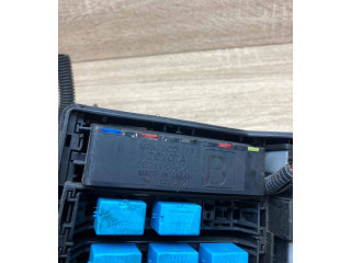   Pojistková skříňka 8921153020   Lexus GS 300 350 430 450H 2005