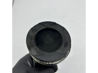 Píst Toyota Avensis T250 pro naftový motor 2.2 2AD