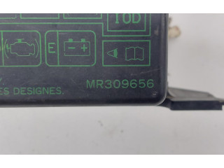 Блок предохранителей MR309656 Mitsubishi L200