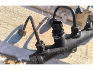 Топливная рампа 8200330912, 063720L4   Renault Trafic II (X83)  